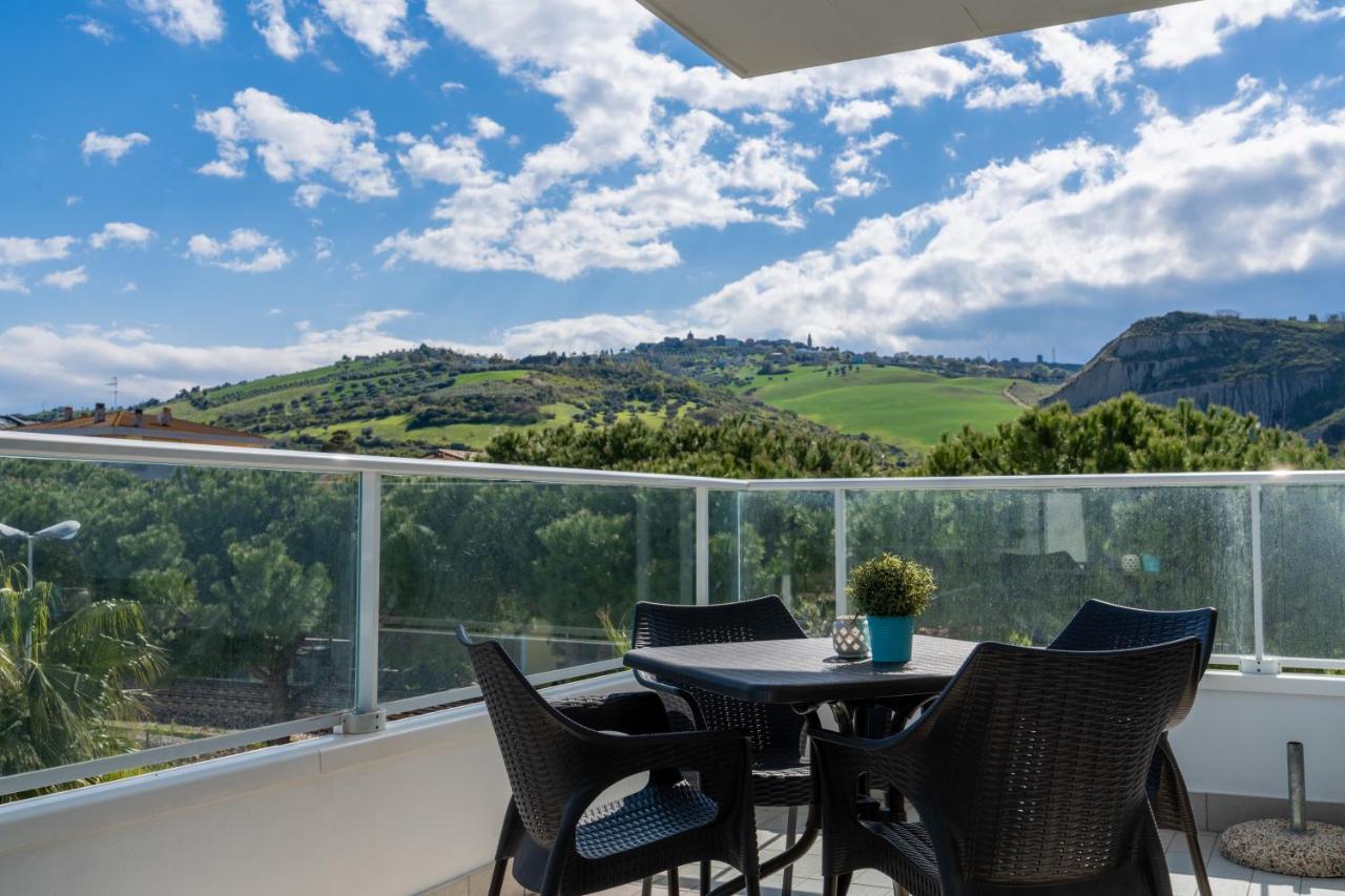 Residenze Roscioli Aparthotel Roseto Degli Abruzzi Luaran gambar