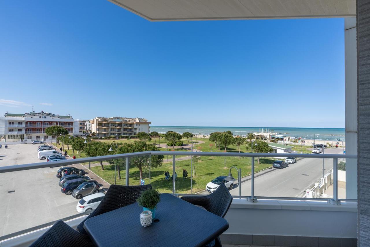Residenze Roscioli Aparthotel Roseto Degli Abruzzi Luaran gambar