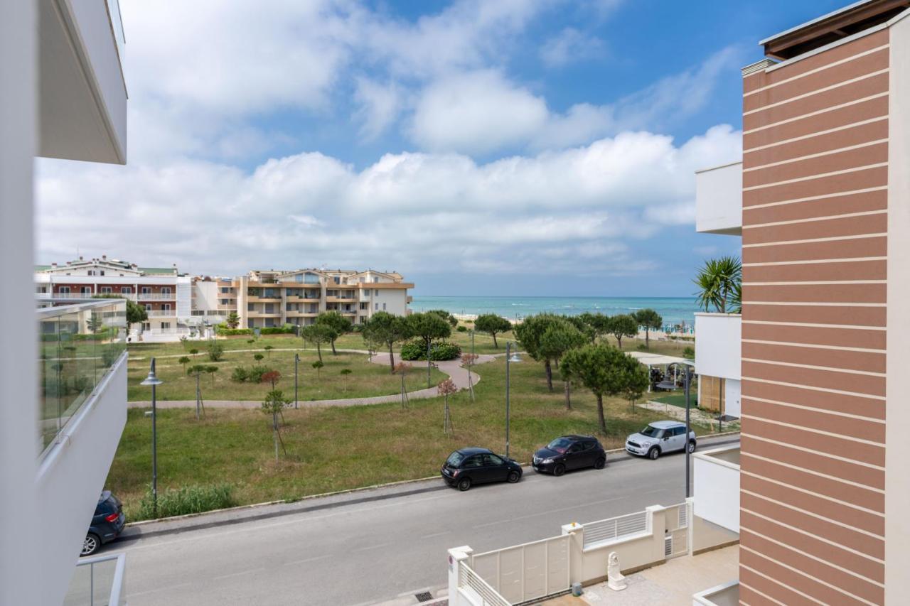 Residenze Roscioli Aparthotel Roseto Degli Abruzzi Luaran gambar