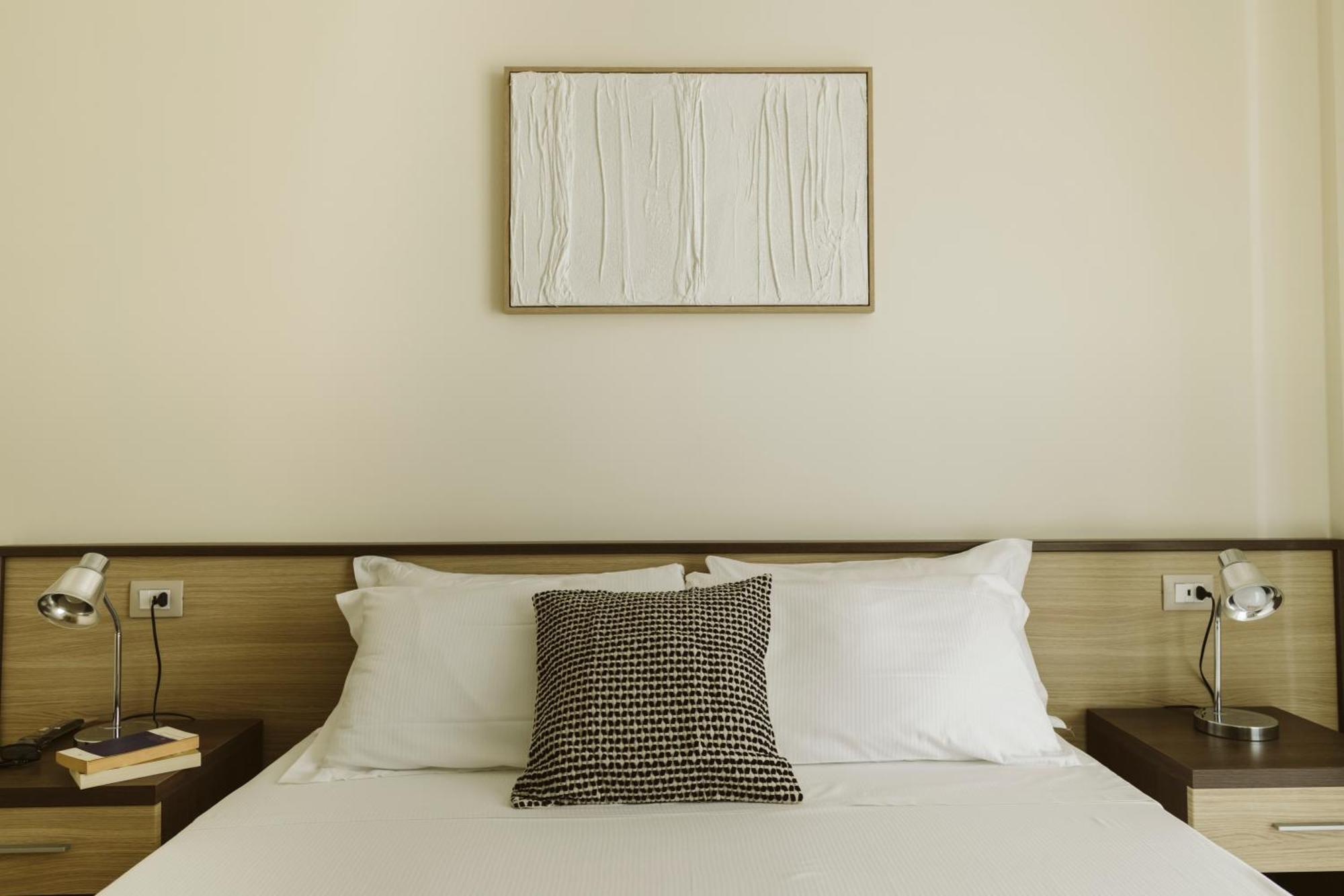 Residenze Roscioli Aparthotel Roseto Degli Abruzzi Luaran gambar