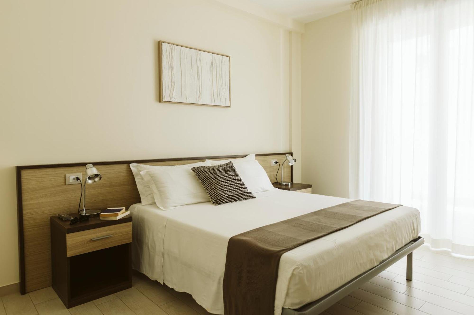 Residenze Roscioli Aparthotel Roseto Degli Abruzzi Luaran gambar
