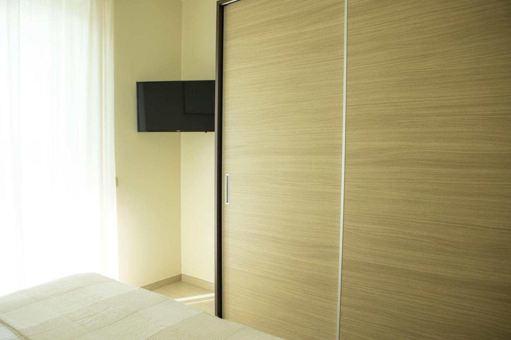 Residenze Roscioli Aparthotel Roseto Degli Abruzzi Luaran gambar