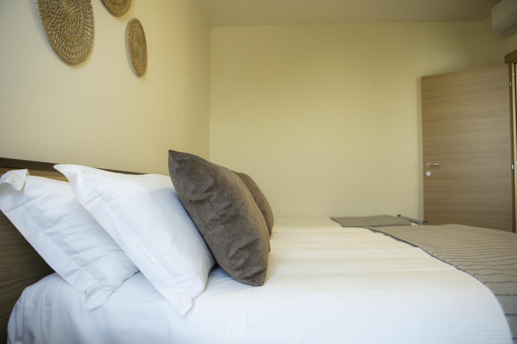 Residenze Roscioli Aparthotel Roseto Degli Abruzzi Luaran gambar